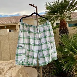 🎉 Aeropostale Green Plaid Cargo Shorts 36 🎉
